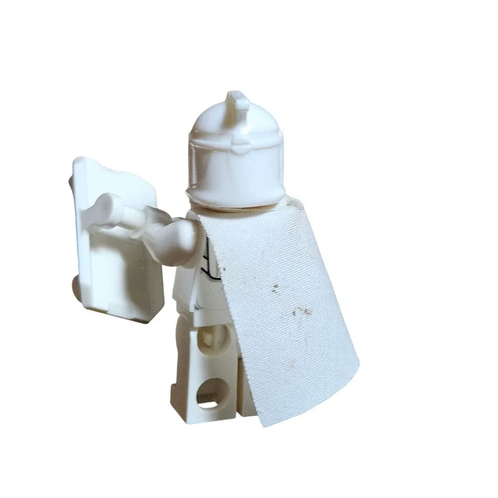 LEGO Star Wars Phase 1 Clone Trooper Minifigure with‎ Shield Blaster and Cape
